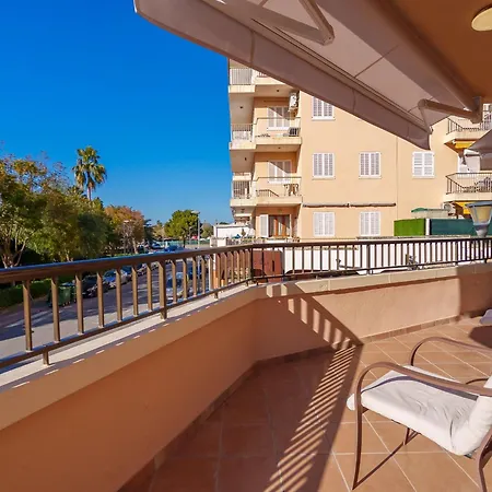 3 Bedroom Apartment, 150m From *