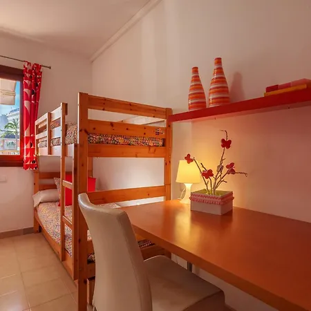 3 Bedroom Apartment, 150m From *